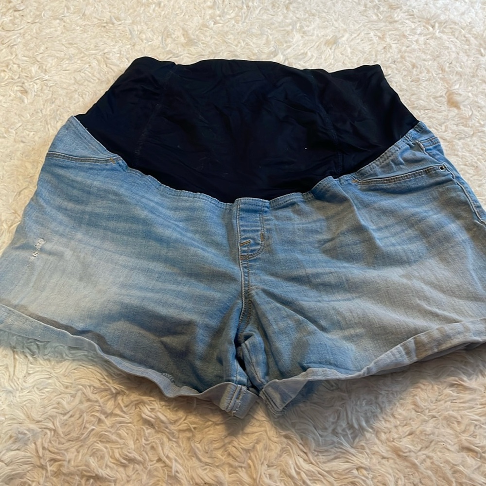 Isabel Maternity by Ingrid & Isabel Midi Shorts